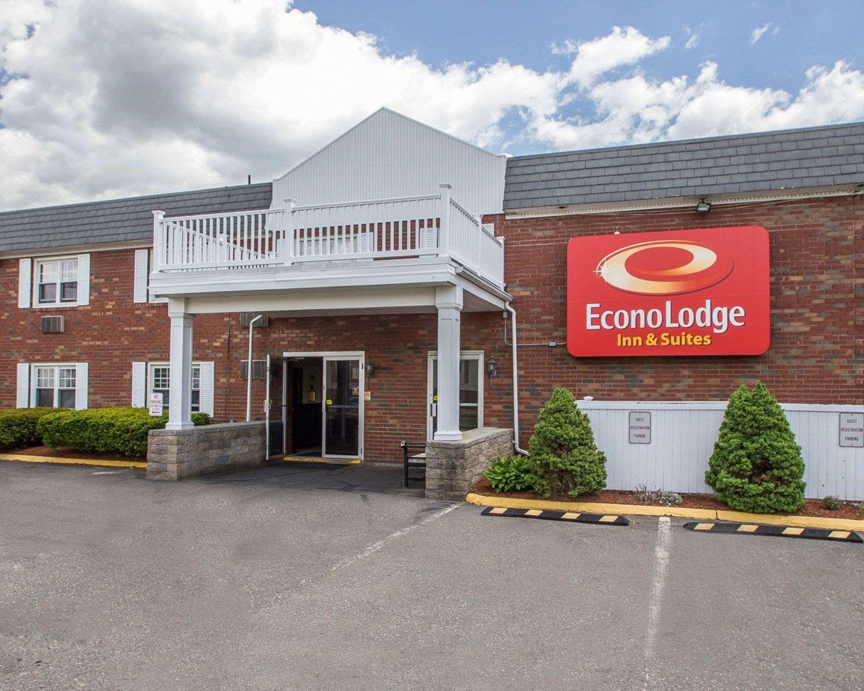 Econo Lodge Inn & Suites Airport Windsor Locks Exterior foto